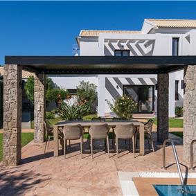 4 bedroom villa with pool, Chalikounas, sleeps 8